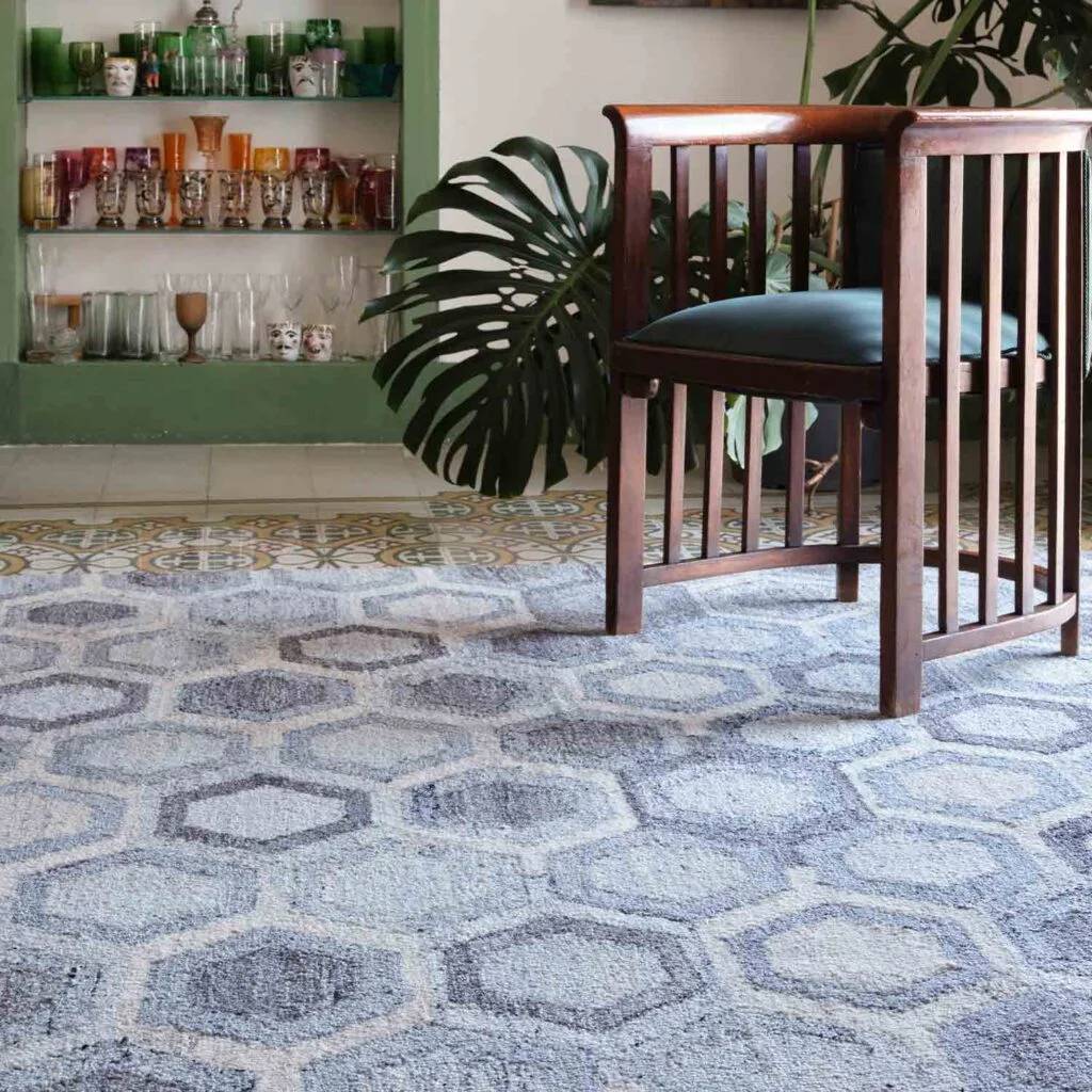 Hand-Tufted vs Hand-Knotted Carpets for Dubai Villas