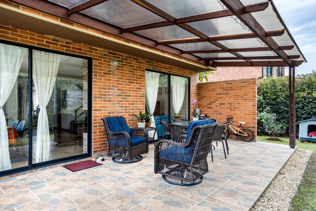 How to Choose Outdoor Flooring